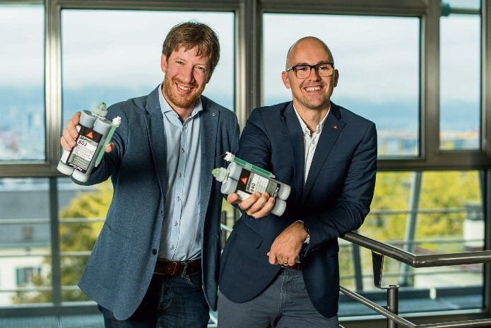 Fabien Choffat, Head Product Development - 2C Adhesives, and Marko Zivaljic, Corporate Business Development Manager Structural Bonding, presenting the new adhesive technology at the ETH, Zurich